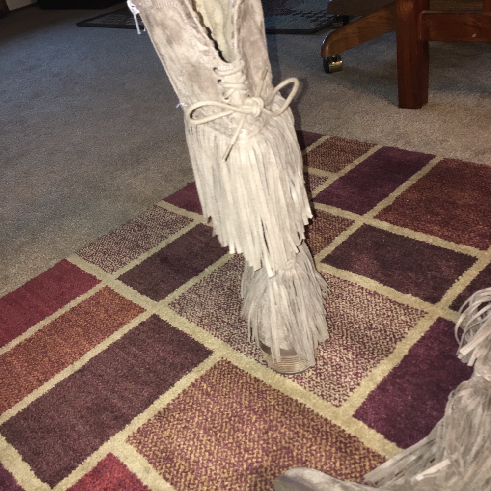 Fringe boots